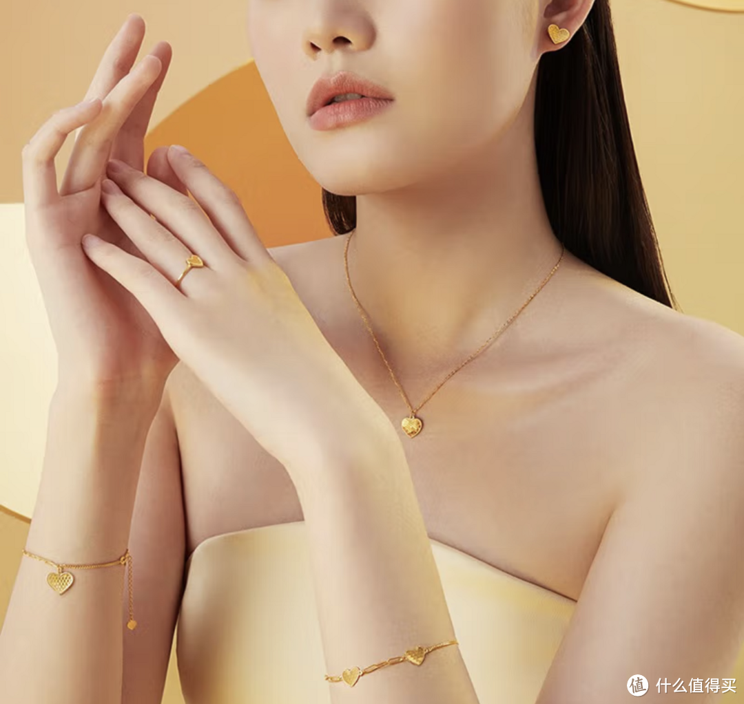 CHJ JEWELLERY 潮宏基 七夕情人节礼物心光5G黄金足金项链女爱心吊坠套链计价工费260元 约3.1g，好价！